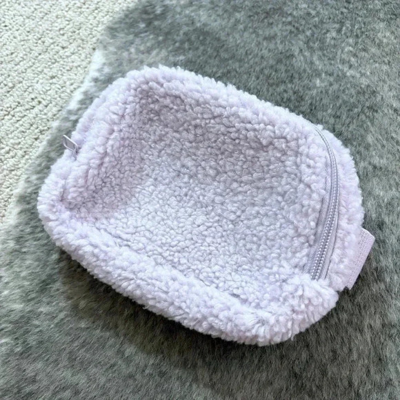 NWOT Sherpa Waist Sling Fanny Pack Bag - Picture 4 of 12